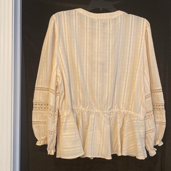 Wonderby woman’s blouse, long sleeves, size XXL. Cream color. - Picture 8 of 13